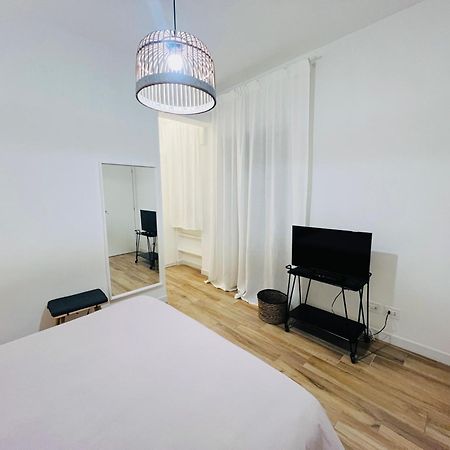 Bellhome 3 - Elegante Appartamento Nel Centro Di باري المظهر الخارجي الصورة