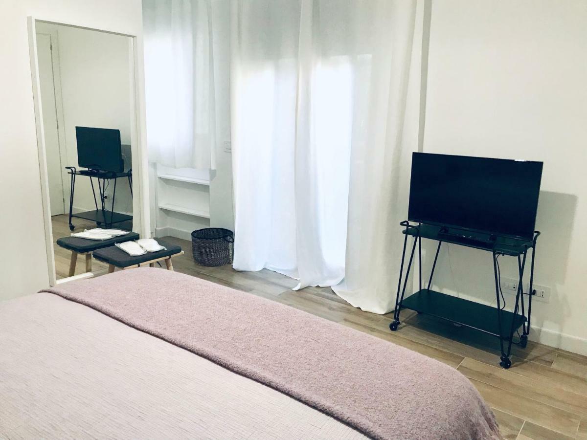 Bellhome 3 - Elegante Appartamento Nel Centro Di باري المظهر الخارجي الصورة