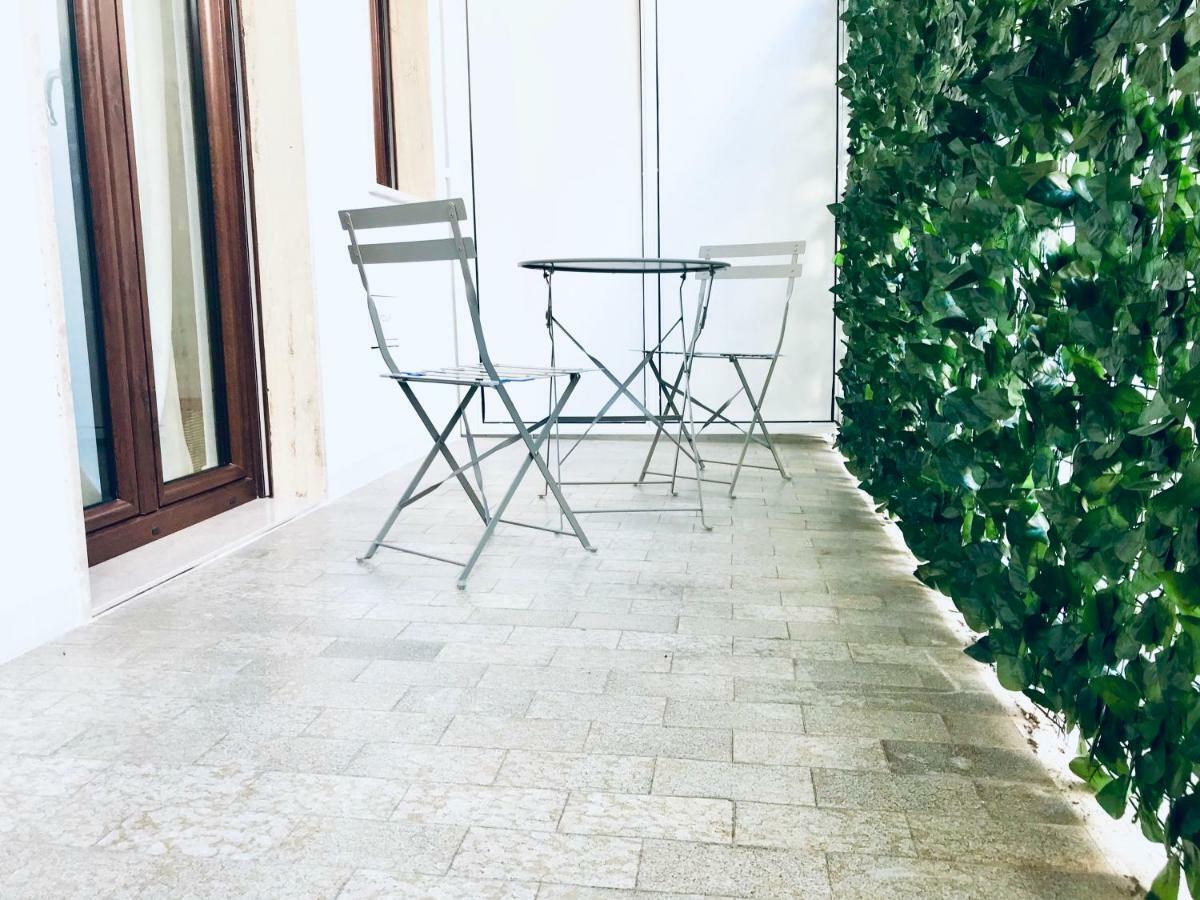 Bellhome 3 - Elegante Appartamento Nel Centro Di باري المظهر الخارجي الصورة